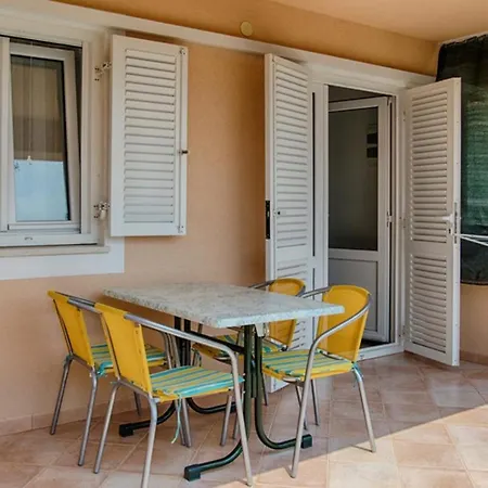Sveta Nedilja 14086b Jelsa (Hvar)